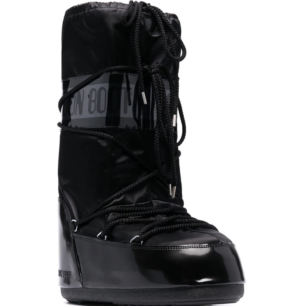 Moonboot ICON GLANCE BLACK SATIN BOOTS
$200 Size 39/41 Never Worn